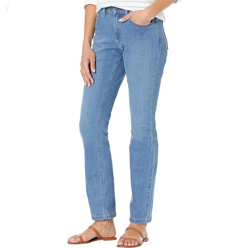 L.L.Bean BeanFlex Straight Leg Favorite Fit Jeans in Light Indigo Light Indigo ID-Fhgz8Z10